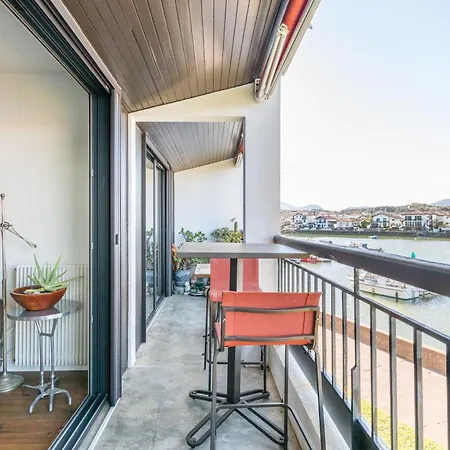 Vue Plongeante Sur L'eau Apartment